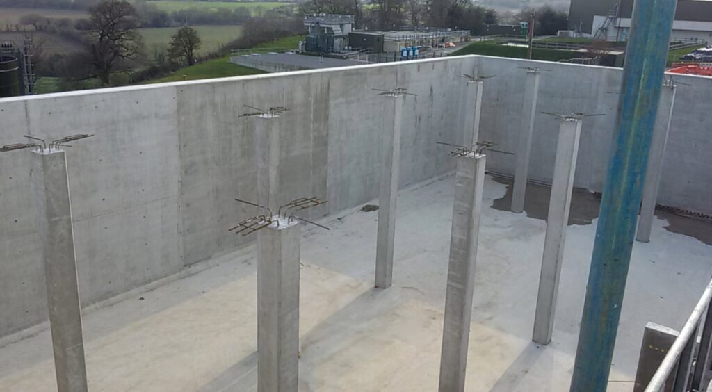 Concrete water tank construction columns