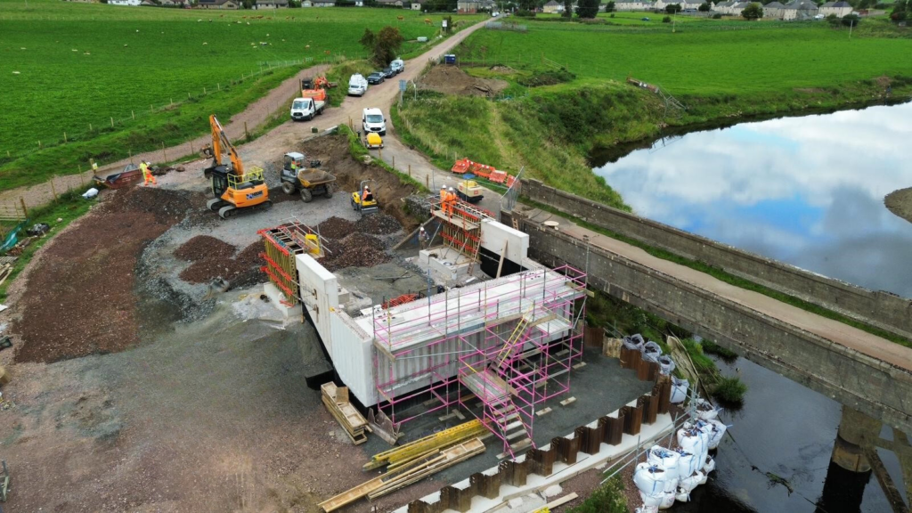 Clyde bridge concrete abutment construction