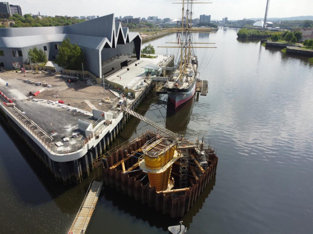 Govan Partick Bridge Final concrete pour image